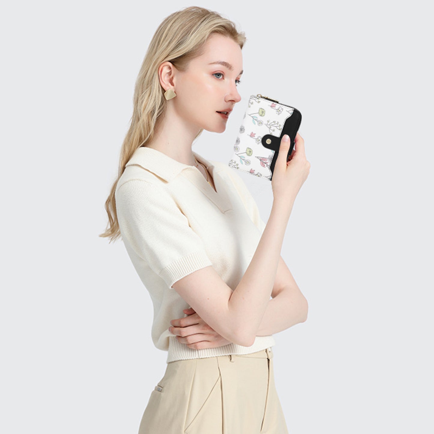SENDEFN Women Floral Flower Wallet Small Bifold Zipper Coin Pocket Purse RFID Credit Card Holder Purse with ID Windows